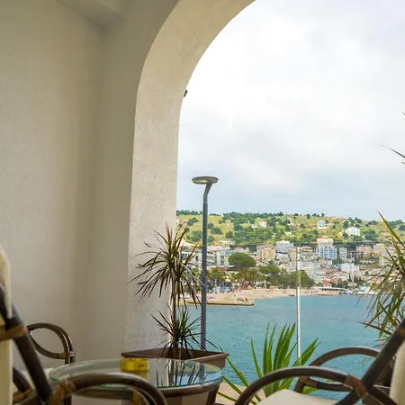 Adam & Eve Apartmán Sarandë