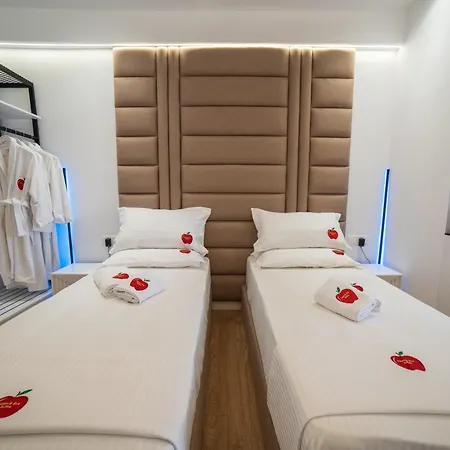 Adam & Eve Apartmán *