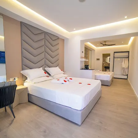 Adam & Eve Sarandë