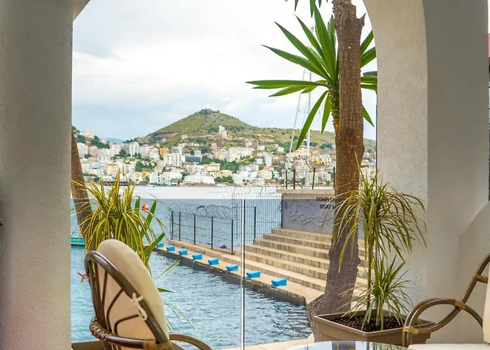 Adam & Eve Apartamento