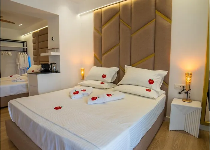 Adam & Eve * Sarandë